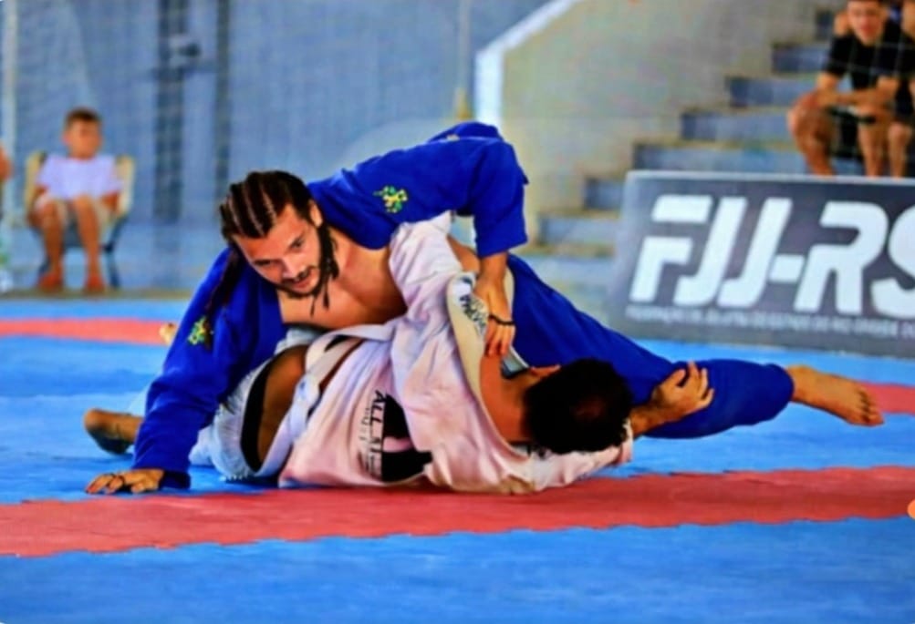 Mateus Pozzebon em competição